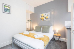 Private Room 2 with Kitchenette by CB Stays no minimum stays